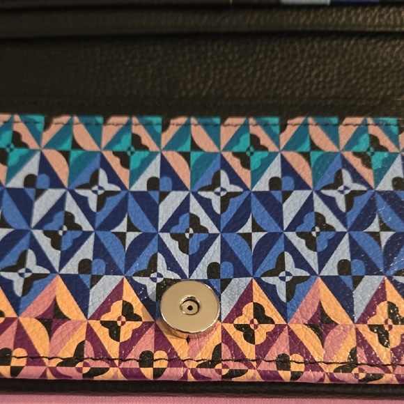 Red and Blue Heart Wallet with Graphic Design - Picture 4 of 7